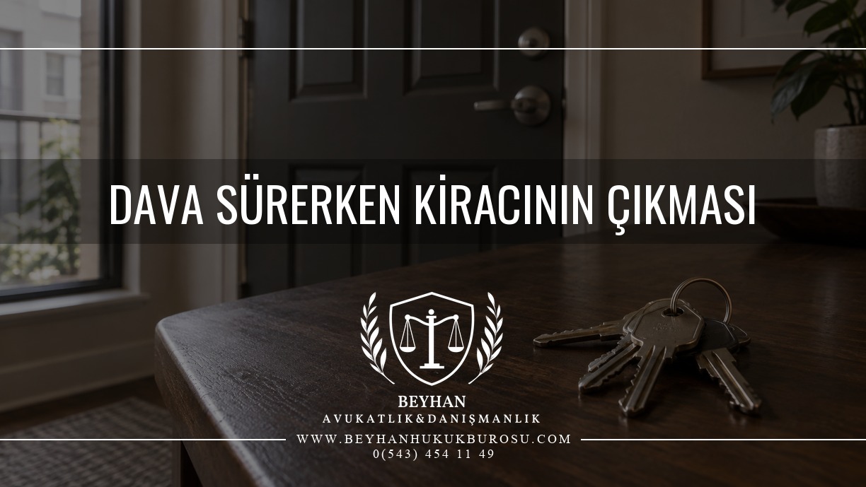 Tahliye Davası Sürerken Kiracı Evden Çıkarsa Ne Olur? 2026 Tahliye davası sürerken kiracı evden çıkarsa: teslim edilen evin kapısı önünde anahtarlar
