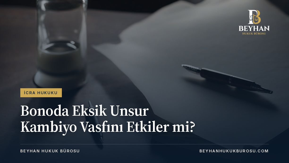 Bonoda eksik unsur konusunu temsil eden boş kâğıt, kalemler ve cam bardak bulunan koyu ahşap masa