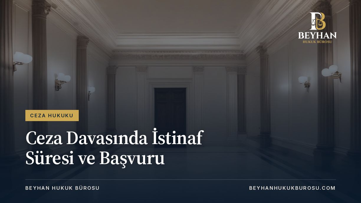 Ceza davasında istinaf süresi için adliye koridorunun sonunda kapalı ahşap kapı