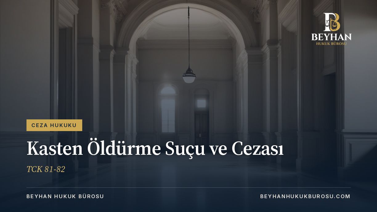 Kasten öldürme suçu yargılamasını temsil eden, mermer zeminli boş adliye koridoru