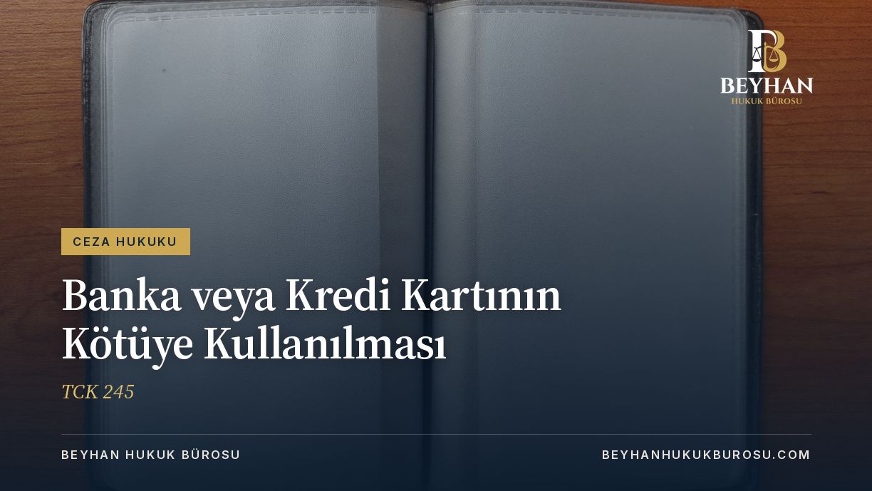 Boş bir kart cüzdanı; banka veya kredi kartının kötüye kullanılması konusunu anlatan kapak fotoğrafı