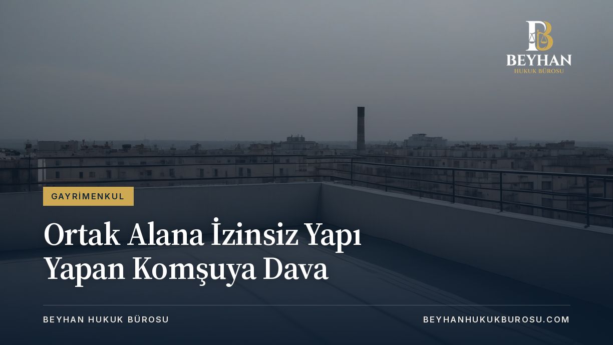 Ortak alana izinsiz yapı davası için apartman çatı terasının sade görünümü
