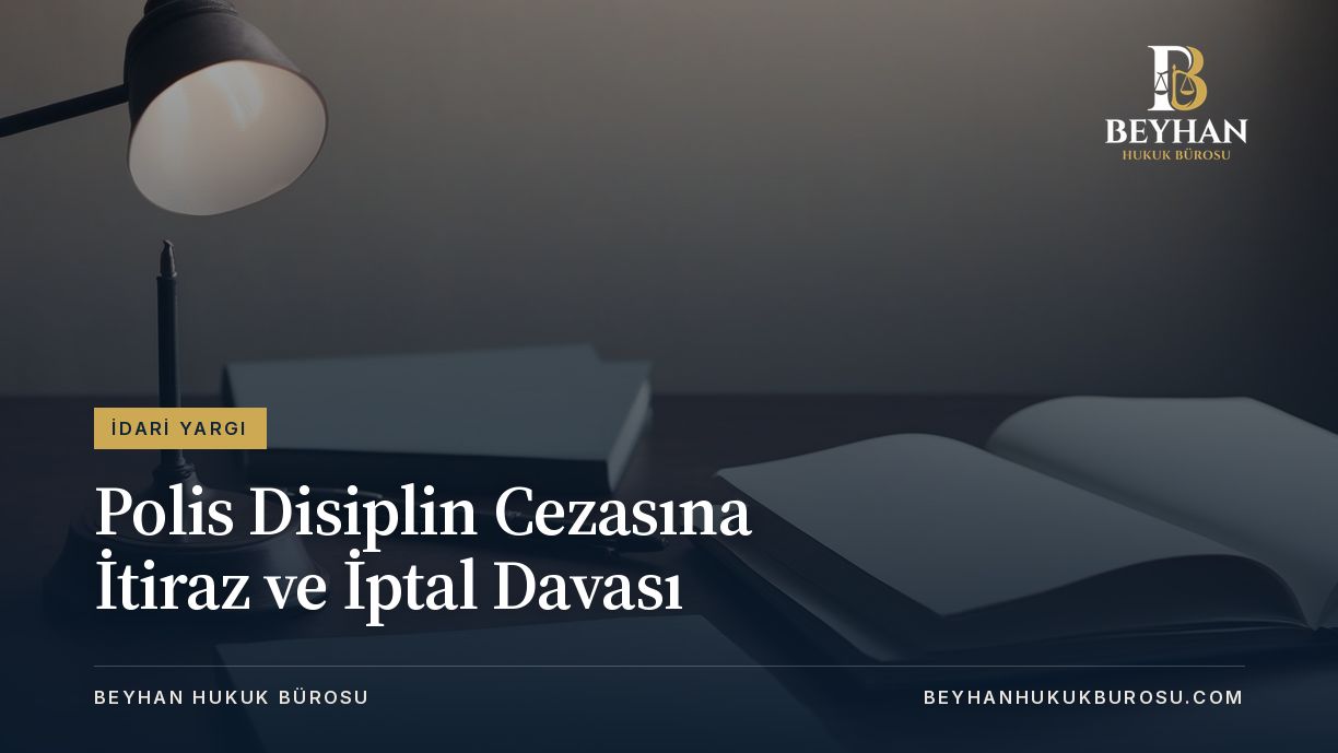 Polis disiplin cezasına itiraz dosyasını temsil eden, masa lambası ve kalemle birlikte duran boş dosyalar