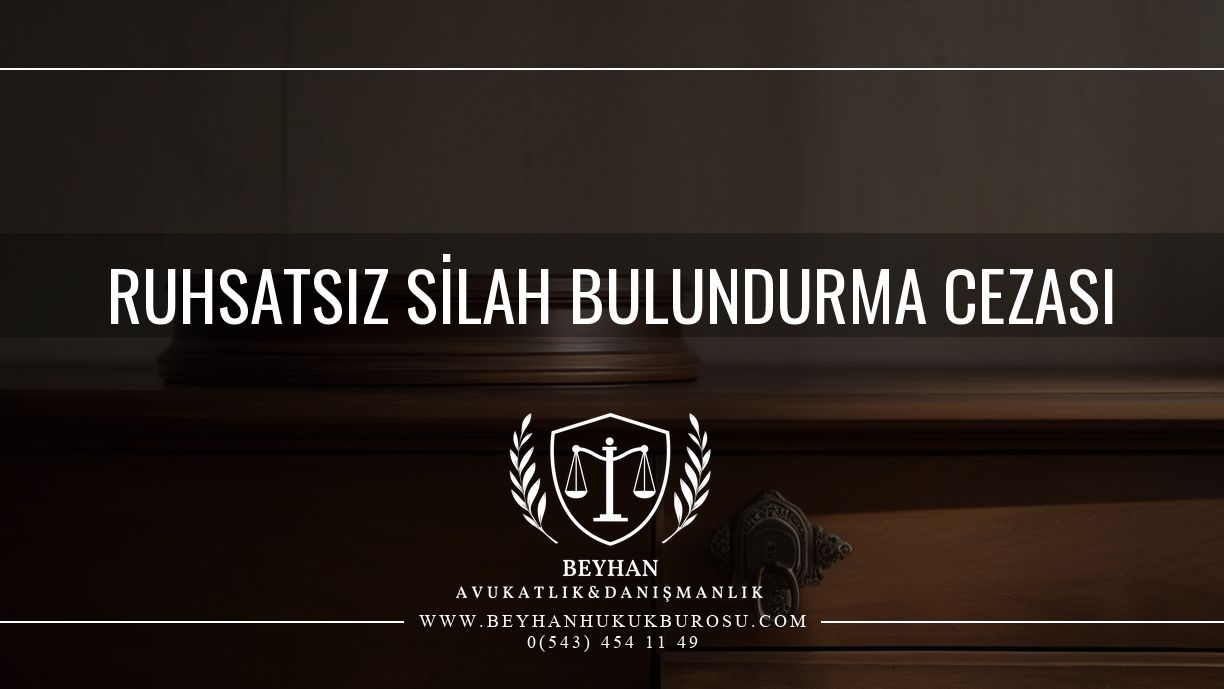 Ruhsatsız Silah Bulundurma Cezası 2026 Ruhsatsız silah bulundurma cezası yazısı için kilitli koyu ahşap dolap ve metal kilit ayrıntısı