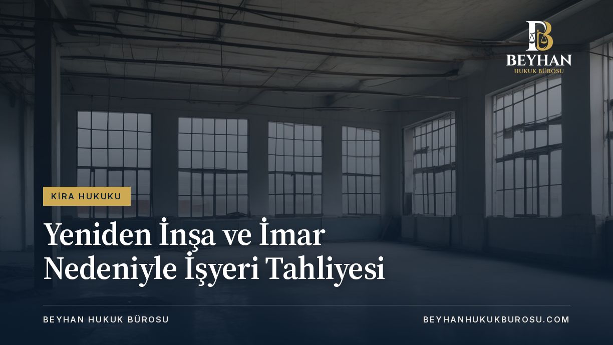 Yeniden inşa ve imar nedeniyle işyeri tahliyesi için boşaltılmış, büyük pencereli işyeri iç mekânı